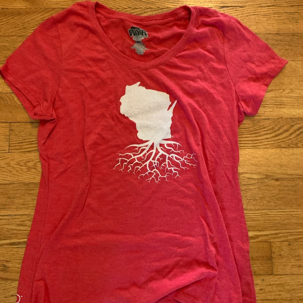 Wisconsin State “Roots” T shirt.